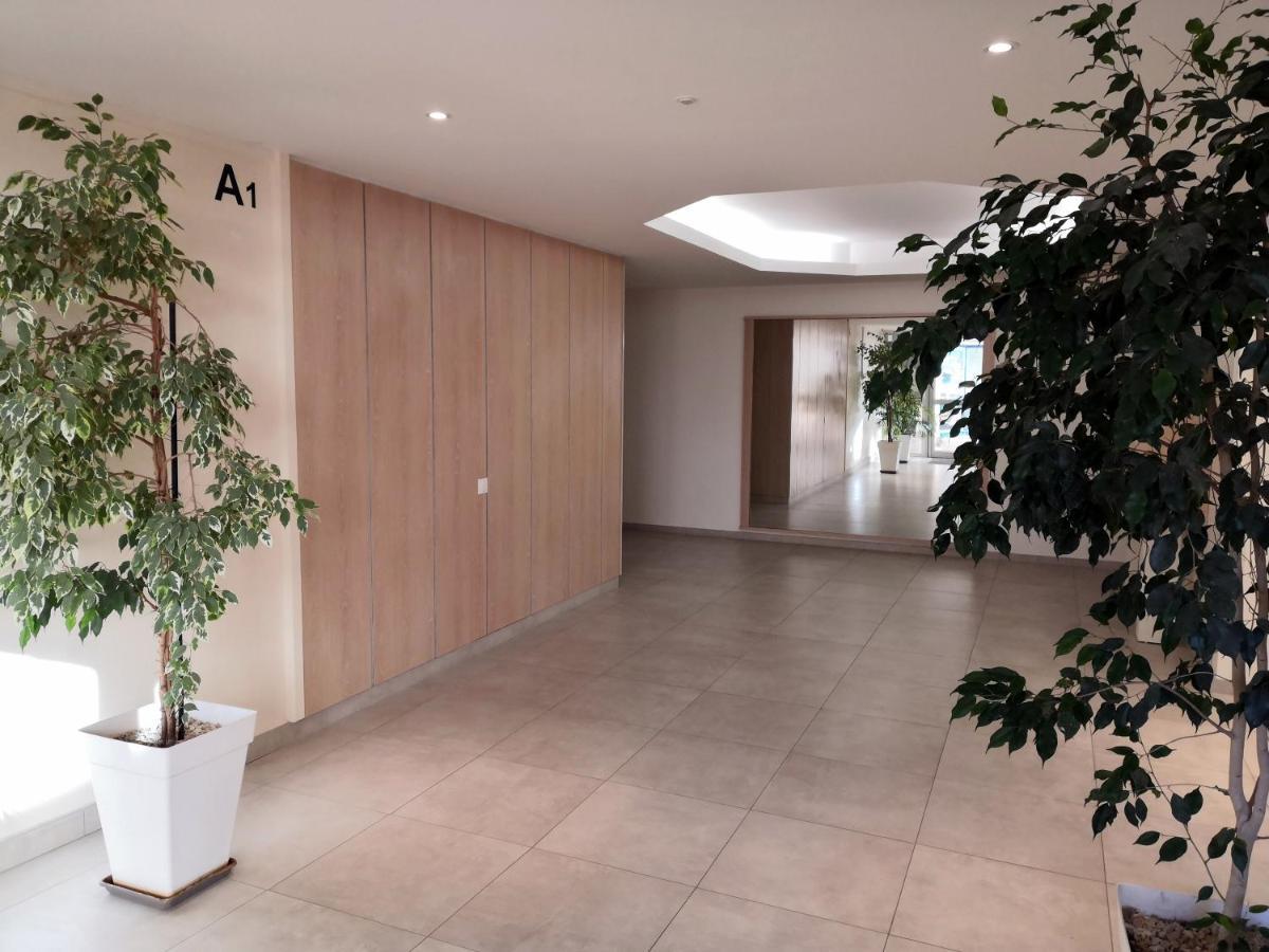 2 Pieces Climatise Avec Balcon Dans Le Vieil Antibes, Residence Avec Ascenseur Zewnętrze zdjęcie